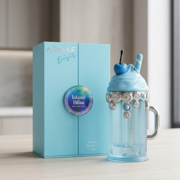 Frasco de perfume Island Bliss de Al Wataniah en caja de lujo sobre fondo tropical.